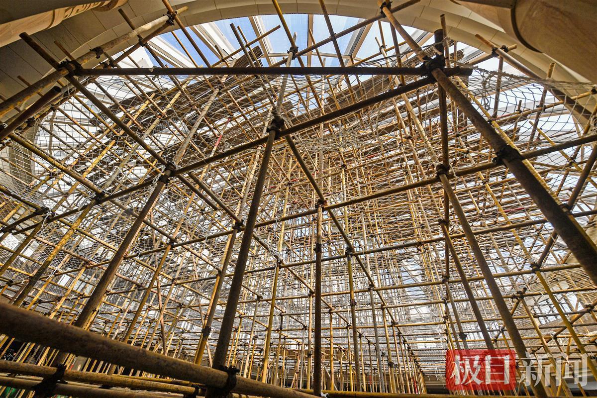 24米高空作業(yè)忙，武漢圖書館錐形玻璃頂即將煥新